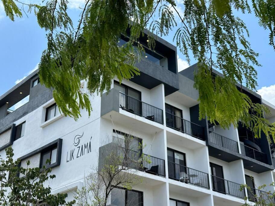 Cozy With Balcony And Rooftop Pool In *